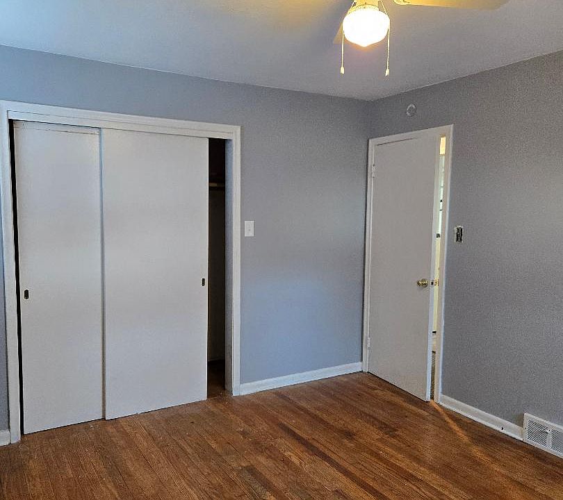 2nd image of 2142 Vernier Rd