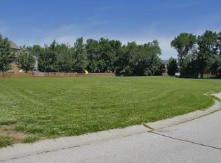 22003 Falcon Ridge Dr, Spring Hill, KS 66083