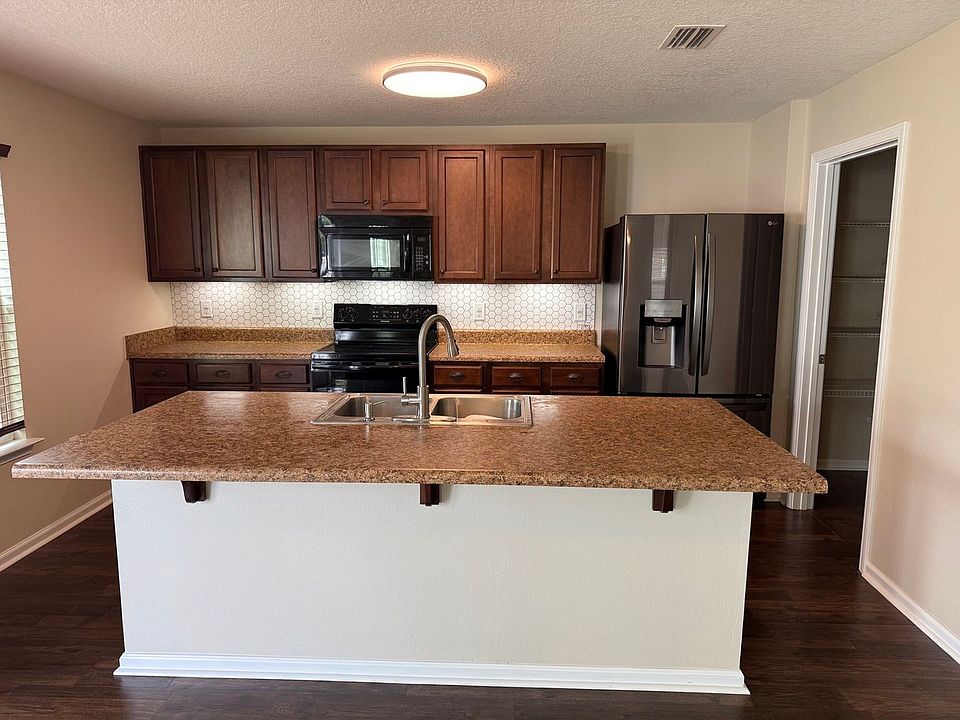 5882 Old Plantation Ct, Milton, FL 32570 | Zillow