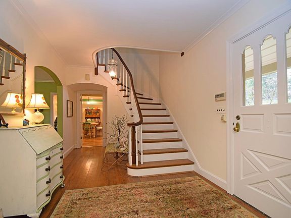 2nd image of 129 Linden Dr