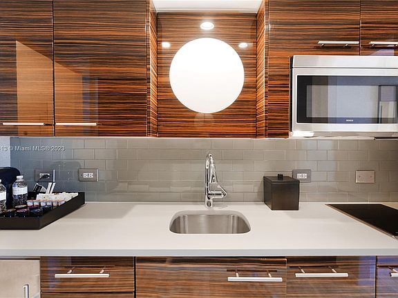 5th image of 551 N Fort Lauderdale Beach Blvd #R1801