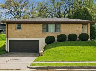 3416 Glencove Ln, Dubuque, IA 52002