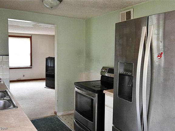 5th image of 2194 Clearview Ave NW