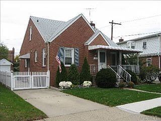 5th image of 35 Eric Ln