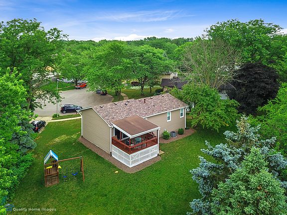 5th image of 353 Sherwood Ct