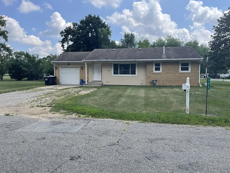 602 E Railroad St — Photo 25