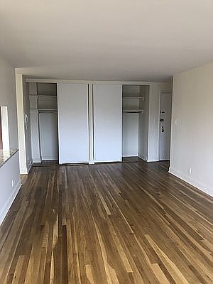 5th image of 15-20 202nd St #F