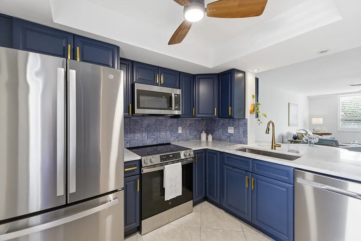 2621 Cove Cay Dr — Photo 4