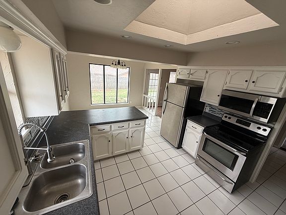 3rd image of 2432 Northwood Ln