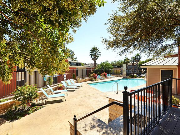 5th image of 1900 Burton Dr APT 152