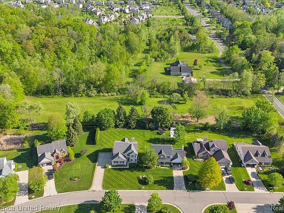 4th image of 25100 Martindale Rd