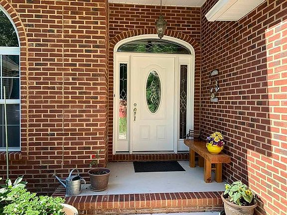 2nd image of 329 Oostanali Cir