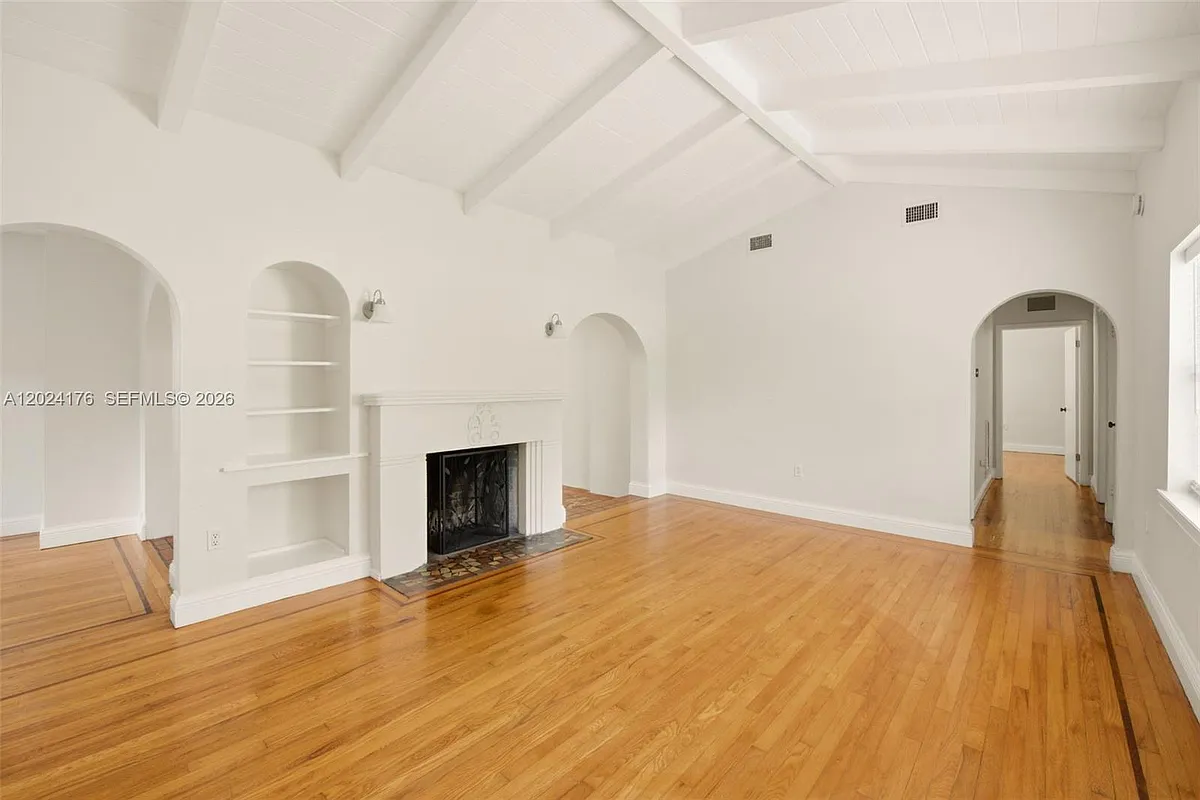 Building Photo - 131 NE 97th St