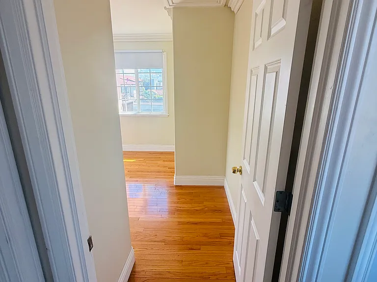 entryway to main bedroom