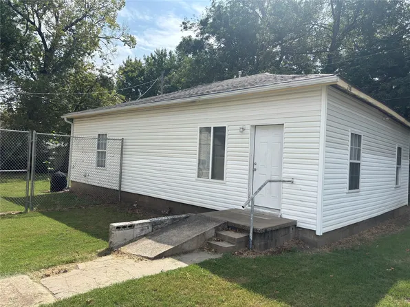 208 E 3rd St, Skiatook, OK 74070