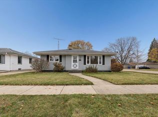 1727 24th St, Kenosha, WI 53140