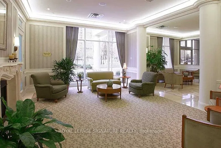 25 Kingsbridge Garden Cir #923 — Photo 20
