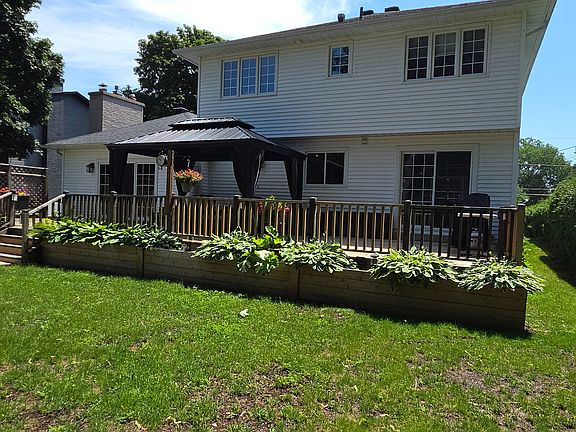 5th image of 259 Lake Ave E