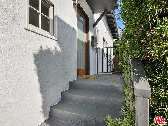 3rd image of 619 Micheltorena St