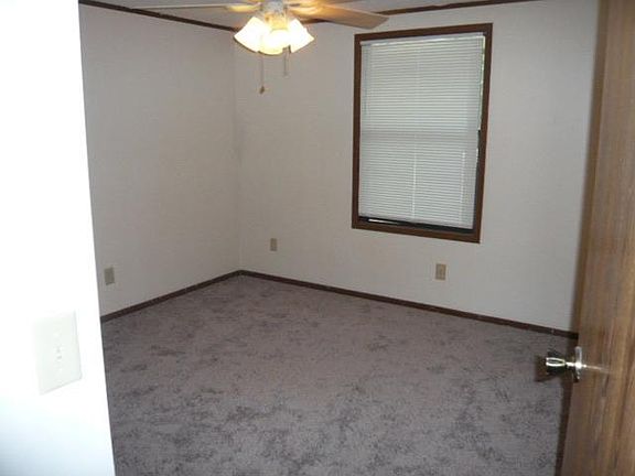 4th image of 9451 Willowgate Dr