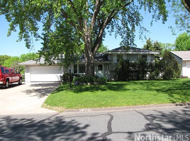 1st image of 10962 Quincy Blvd NE