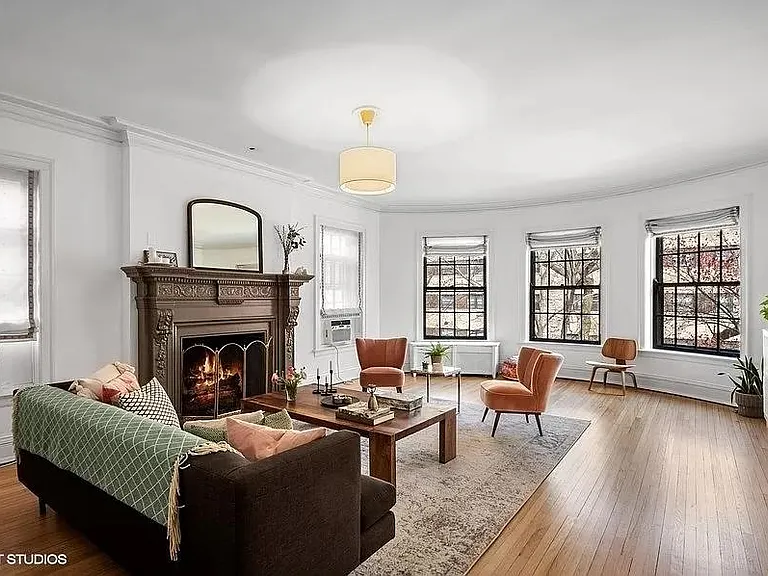 507 W Briar Pl — Photo 3