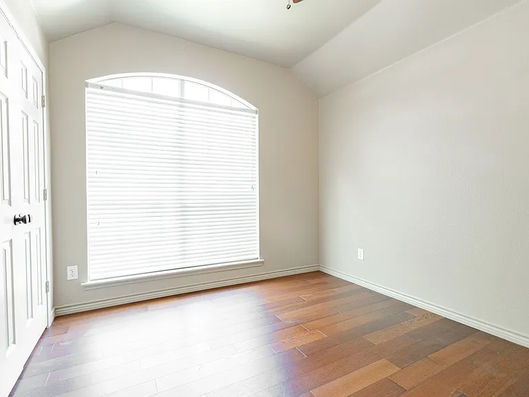 1875 Crestlake Dr — Photo 27