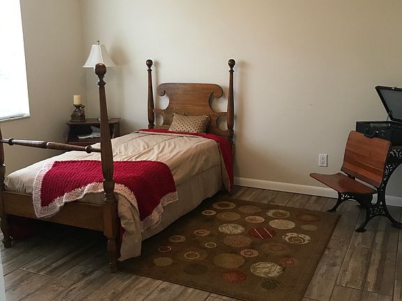 4th image of 901 Castle Pines Ct