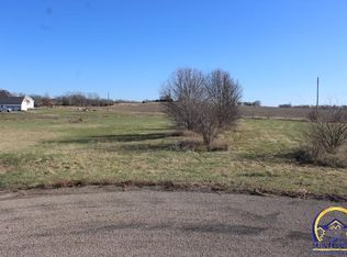 9762 Sunny Ct, Meriden, KS 66512