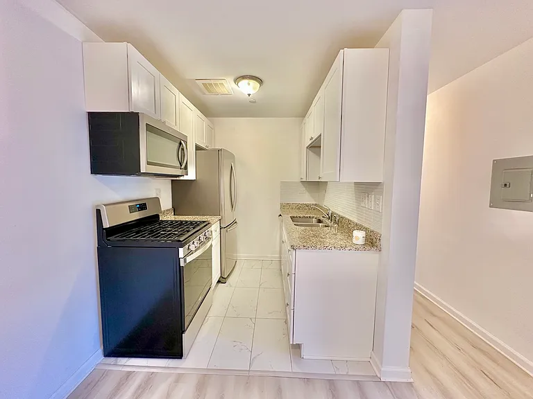 820 McIntosh Ct #106 — Photo 8