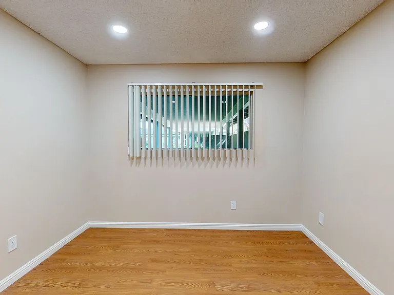All units 2 Bedroom , 2 baths — Photo 6