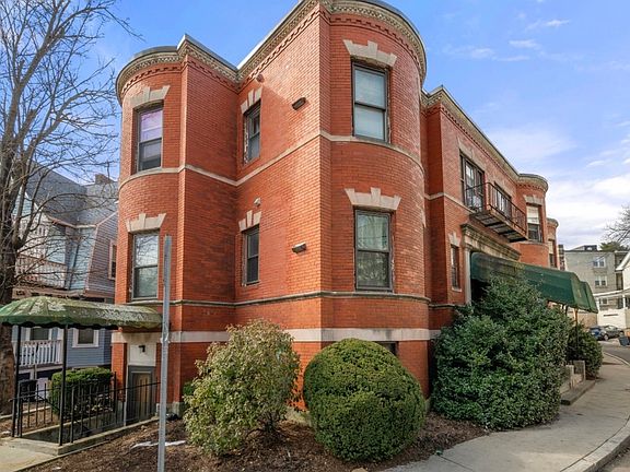 3rd image of 2 Colliston Rd APT 2B