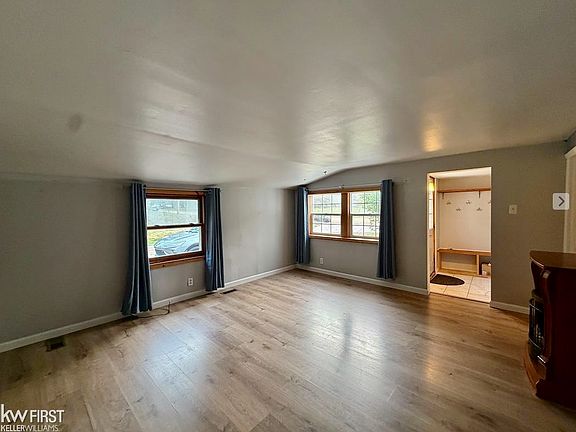 3rd image of 3049 Egleston Ave
