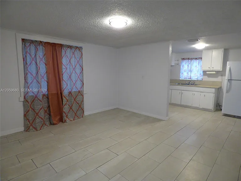 1135 E Voorhis Ave — Photo 3