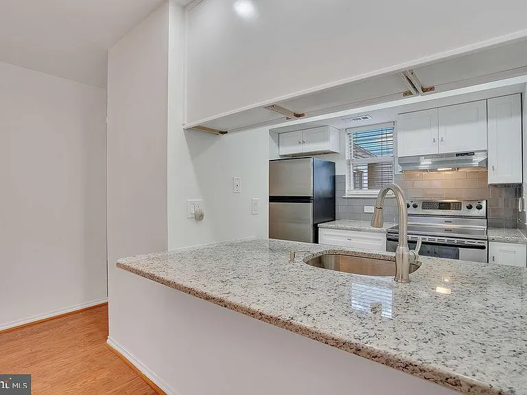 111 Park Pl — Photo 12