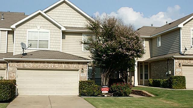 1st image of 9936 Castlewood Dr
