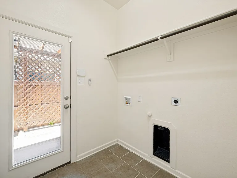 3908 Jasmine Fox Ln — Photo 7