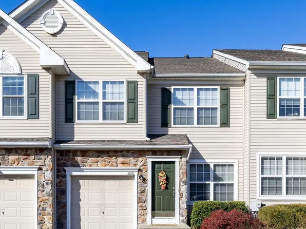 3830 Honey Locust Dr, Phoenixville, PA 19460
