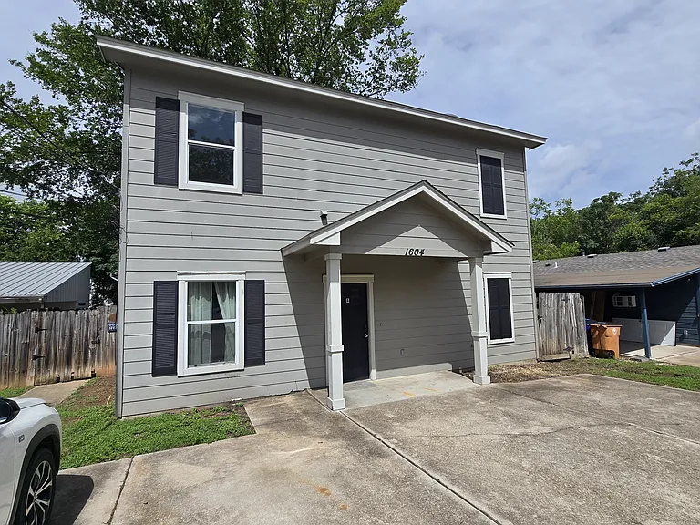 1604 Singleton Ave #A — Photo 1