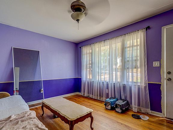 5th image of 907 Ingleside Ln