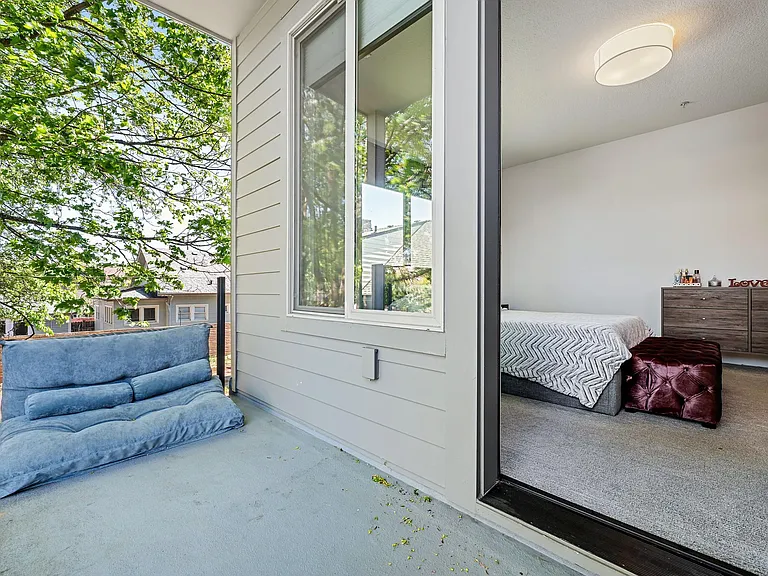 325 N Emerson St #D — Photo 18