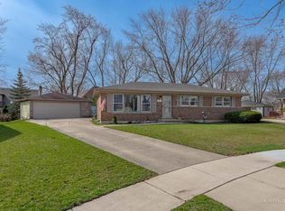 535 Berkshire Ct, Schaumburg, IL 60193