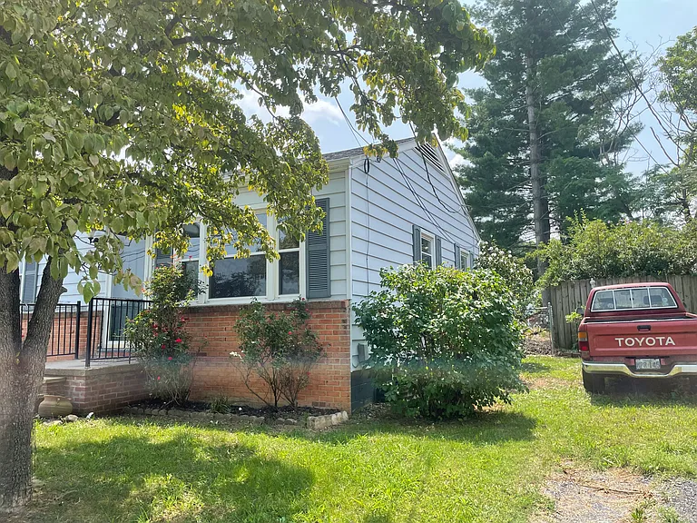 2608 Hanover St — Photo 5