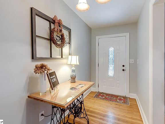 5th image of 107 Hillrose Ave