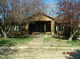 3015 Lakeshore Dr, Winfield, KS 67156