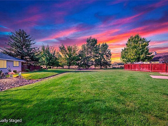 3rd image of 1784 Mahogany Cir