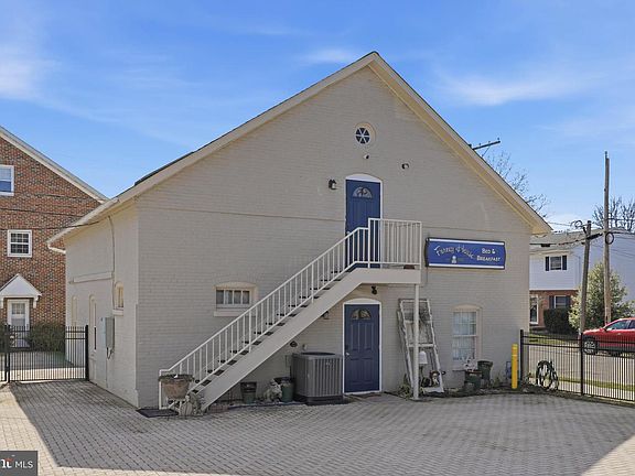 2nd image of 252 Frederick St