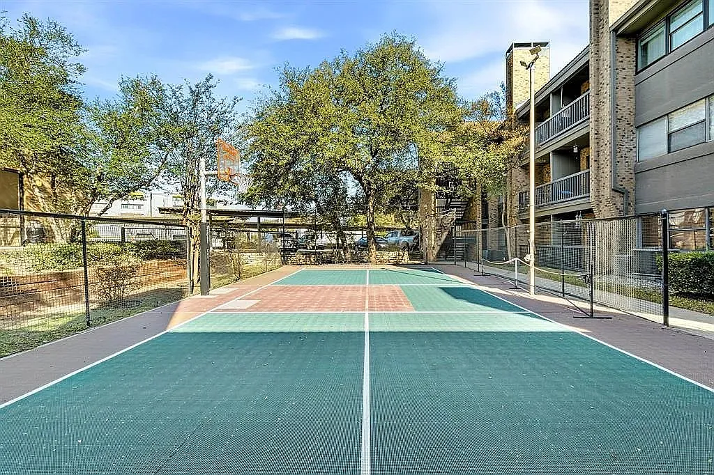 1 bed, 598 sqft, $995 — Photo 3