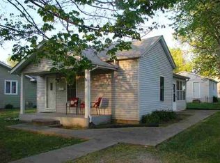 313 N Spring St, Mount Pulaski, IL 62548