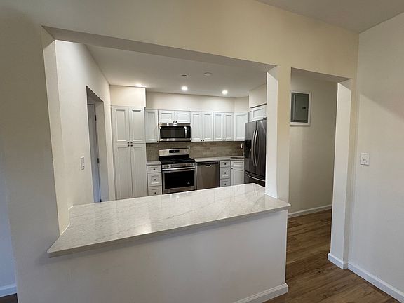 3rd image of 2602 24th Ave #2